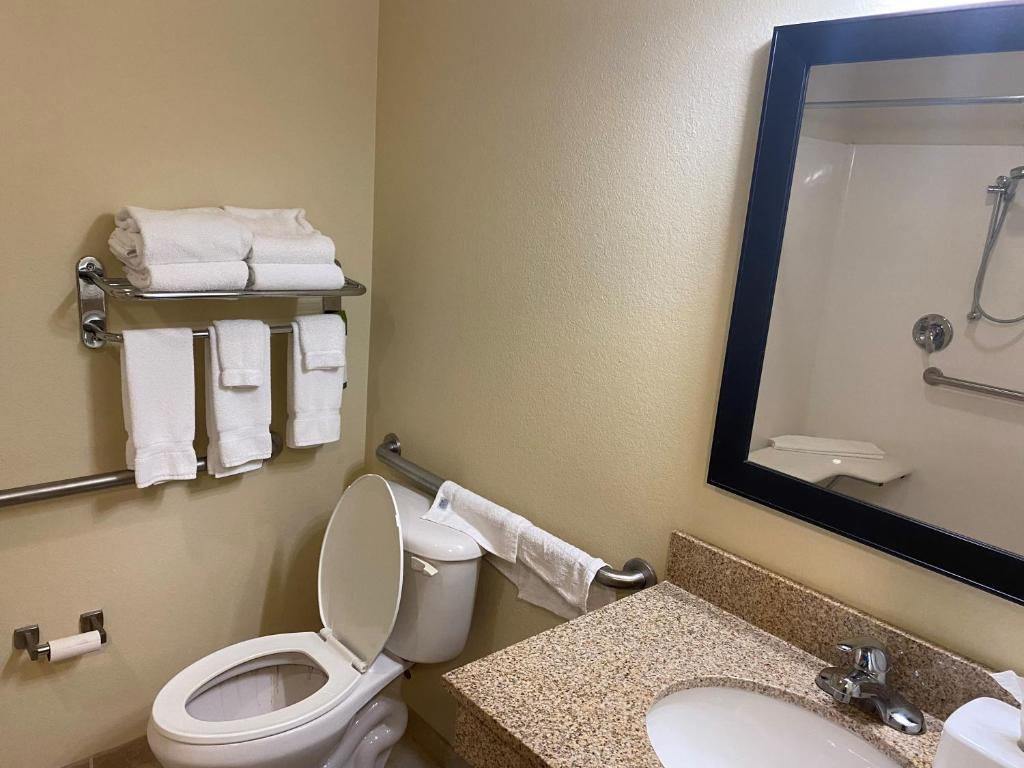 Americinn By Wyndham Oshkosh Eksteriør billede