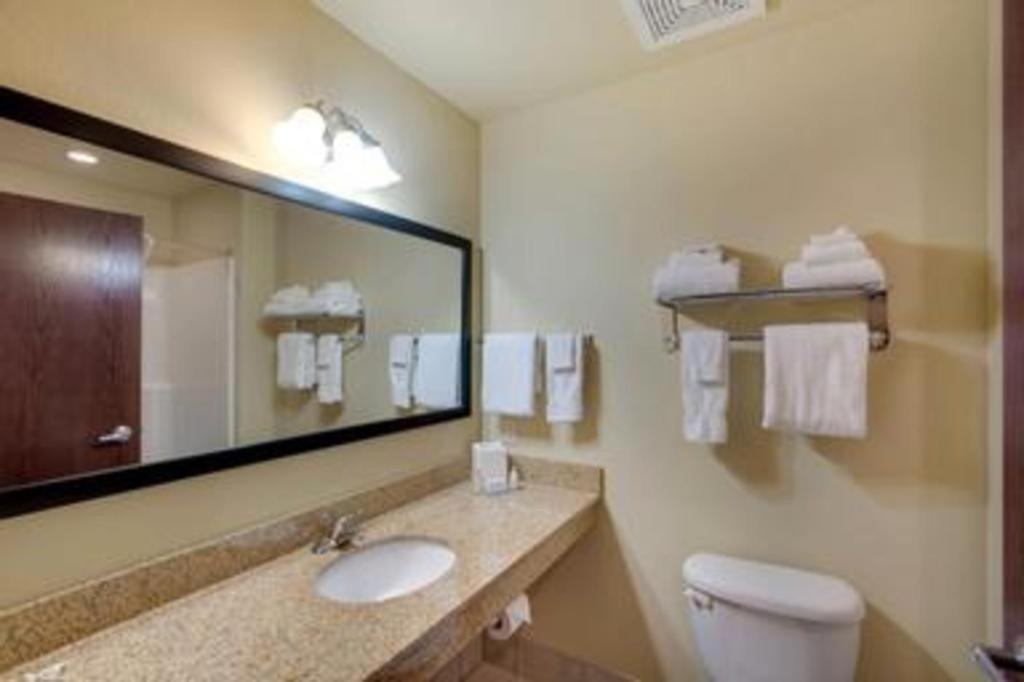 Americinn By Wyndham Oshkosh Eksteriør billede
