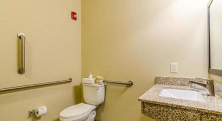 Americinn By Wyndham Oshkosh Eksteriør billede